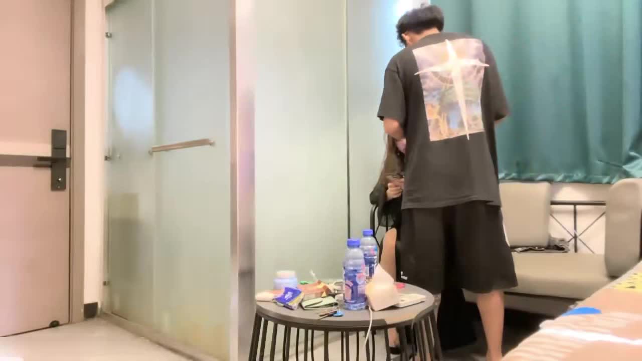#巨乳 #后入 #中出 #上位 #做爱穿着晚礼服就来了，妹子脱衣服后