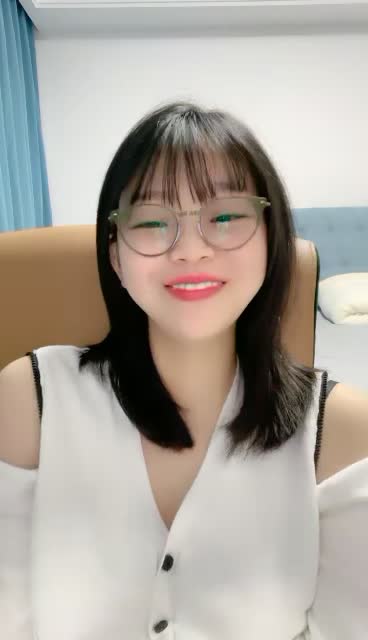 #巨乳骚货 #萌妹 #学生【巨乳骚货精选】舞蹈系清纯学生萌妹桃子激情诱惑 半脱下内裤露完美肥臀 对着镜头抖臀掰穴 张开双腿一字马 手指抠入拨弄小穴