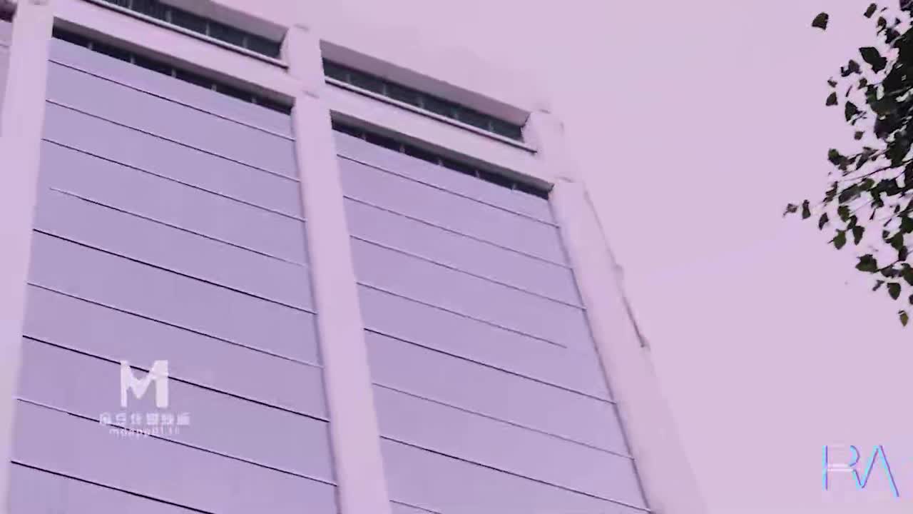 #巨乳 #做爱 #中出 #后入 #黑丝下机空姐约炮，放荡黑丝