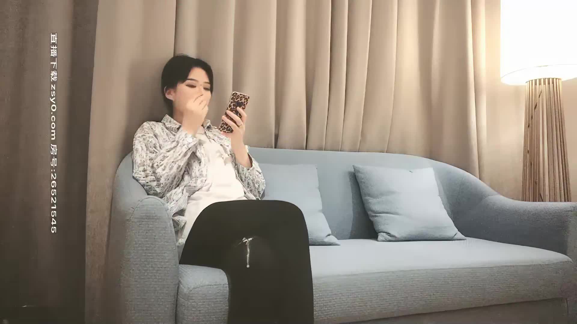 #巨乳 #骑乘 #后入 #上位 #探花约了个高颜值气质妹子，苗条身材上位骑乘自己动
