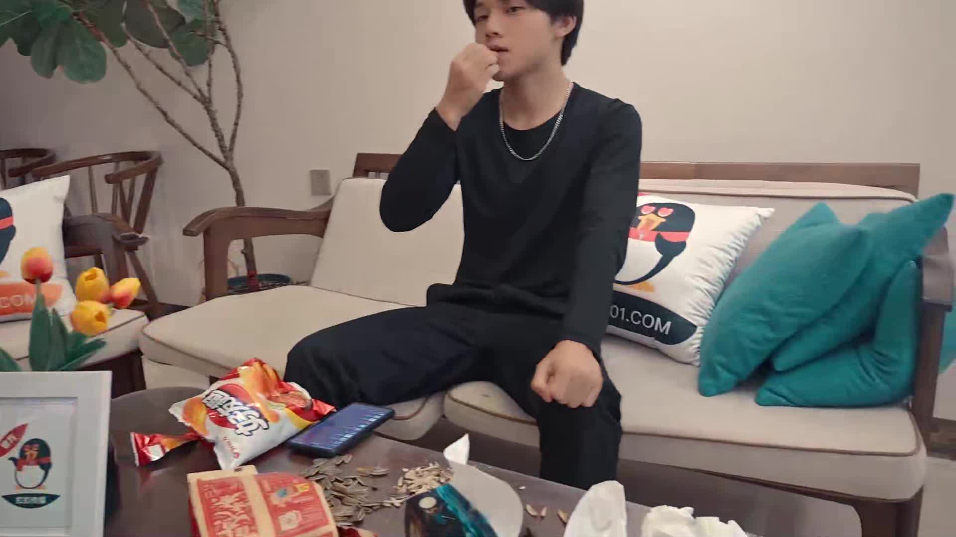 #巨乳 #上位 #后入 #中出 #口交《金牌销售的秘密》️情趣用品试用员