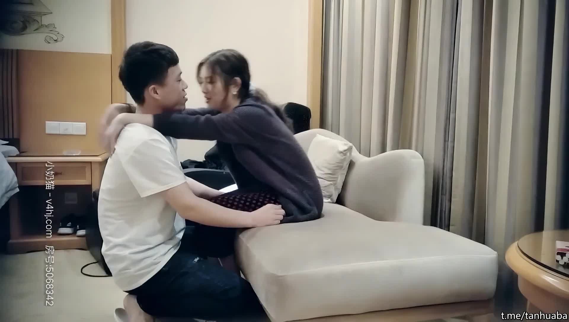 【#七天探花白虎妹】早上五点钟第三场，极品大胸外围小姐姐，抠穴啪啪七天大神真是打桩机一天好几炮 3#七天极品探花 #探花