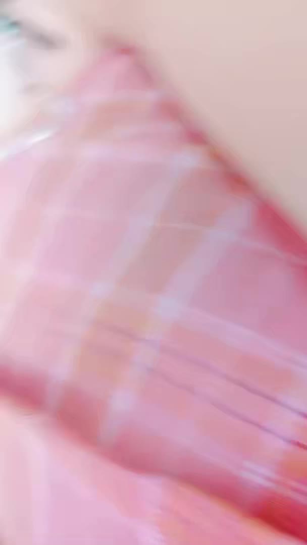 #巨乳骚货 #白虎 #嫩妹【巨乳骚货精选】 第一美穴18白虎嫩妹 骚的很项圈乳夹厕所灌肠 撩起短裙翘起屁股对着镜头 水晶玻璃棒插菊花 按摩器震动粉穴4