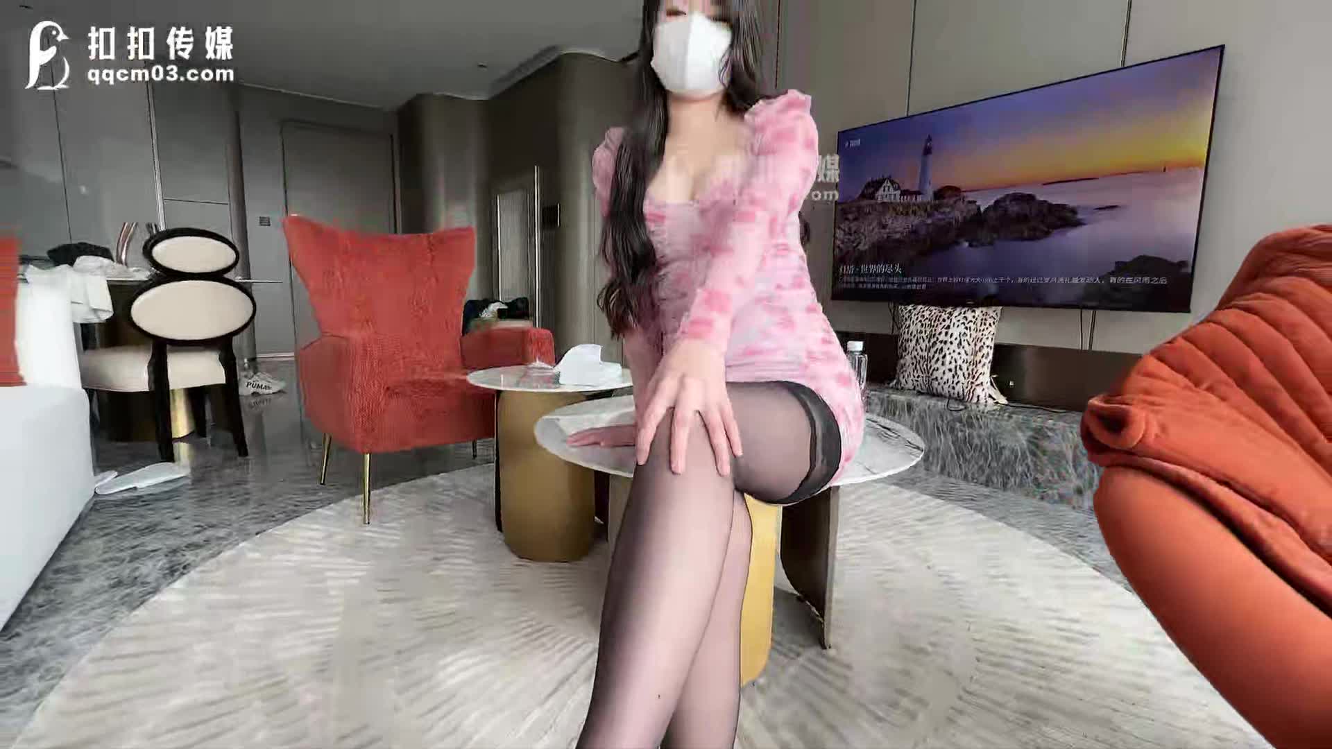 #巨乳 #后入 #中出 #肉棒 #黑丝校花与大肉棒