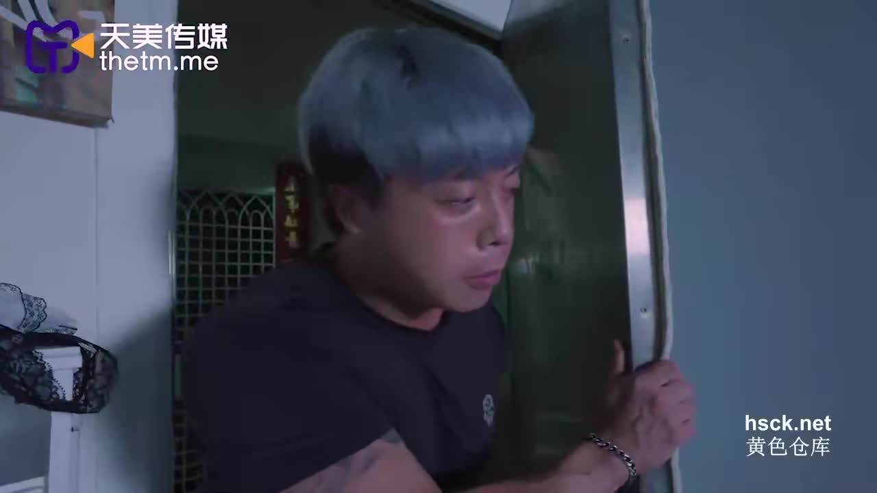 #巨乳 #偷窥 #淫欲 #美乳 #骚逼偷窥淫欲女房客