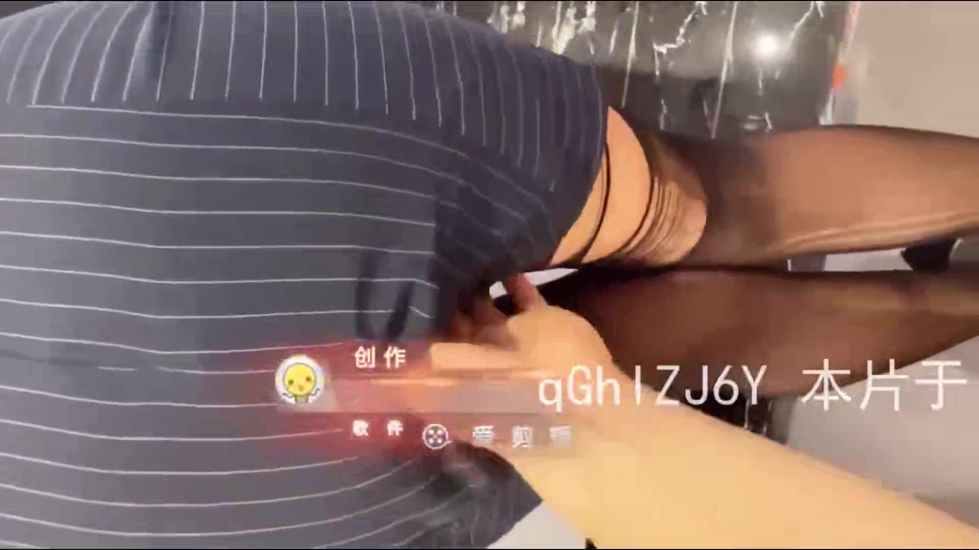 #约炮 #黑丝 #骚逼 #抠逼 #后入酒店约炮多汁女前台自拍黑丝骚逼抠逼后入