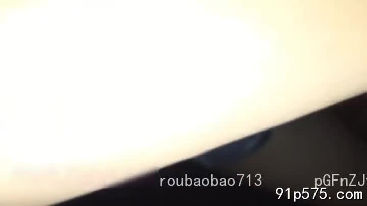 标题: 这个少妇也太骚了！在她宿舍里操她收藏: 492作者: #roubaobao713 关键词: #少妇 #太骚 #宿舍