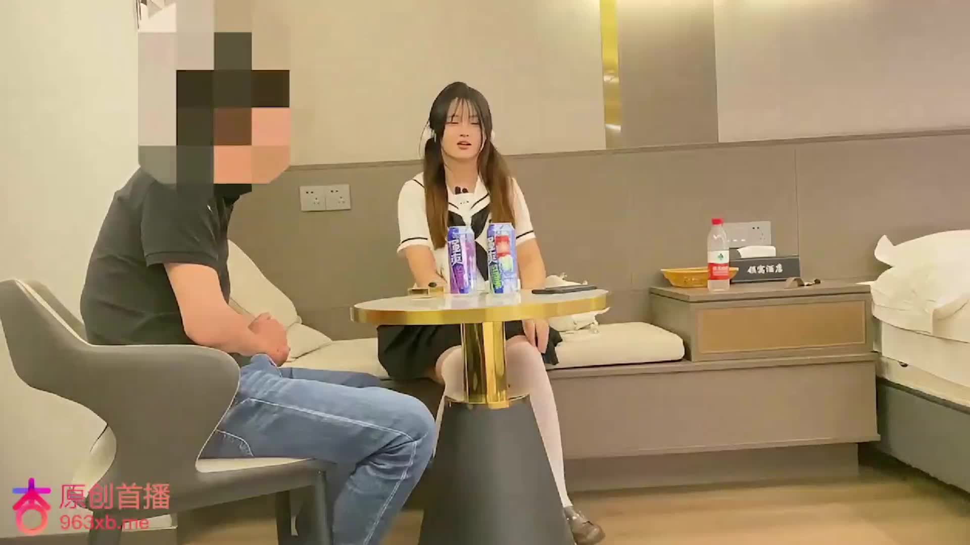 探花周星星 酒店约炮可爱高校兼职学生妹很敏感很配合各种姿势干了一个小时叫声听着很舒服