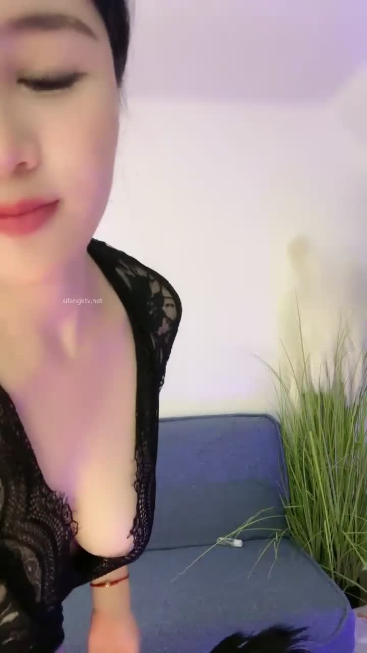 【#球球妹】巨乳肥臀骚女神~抖奶自慰~道具狂插!上帝视角