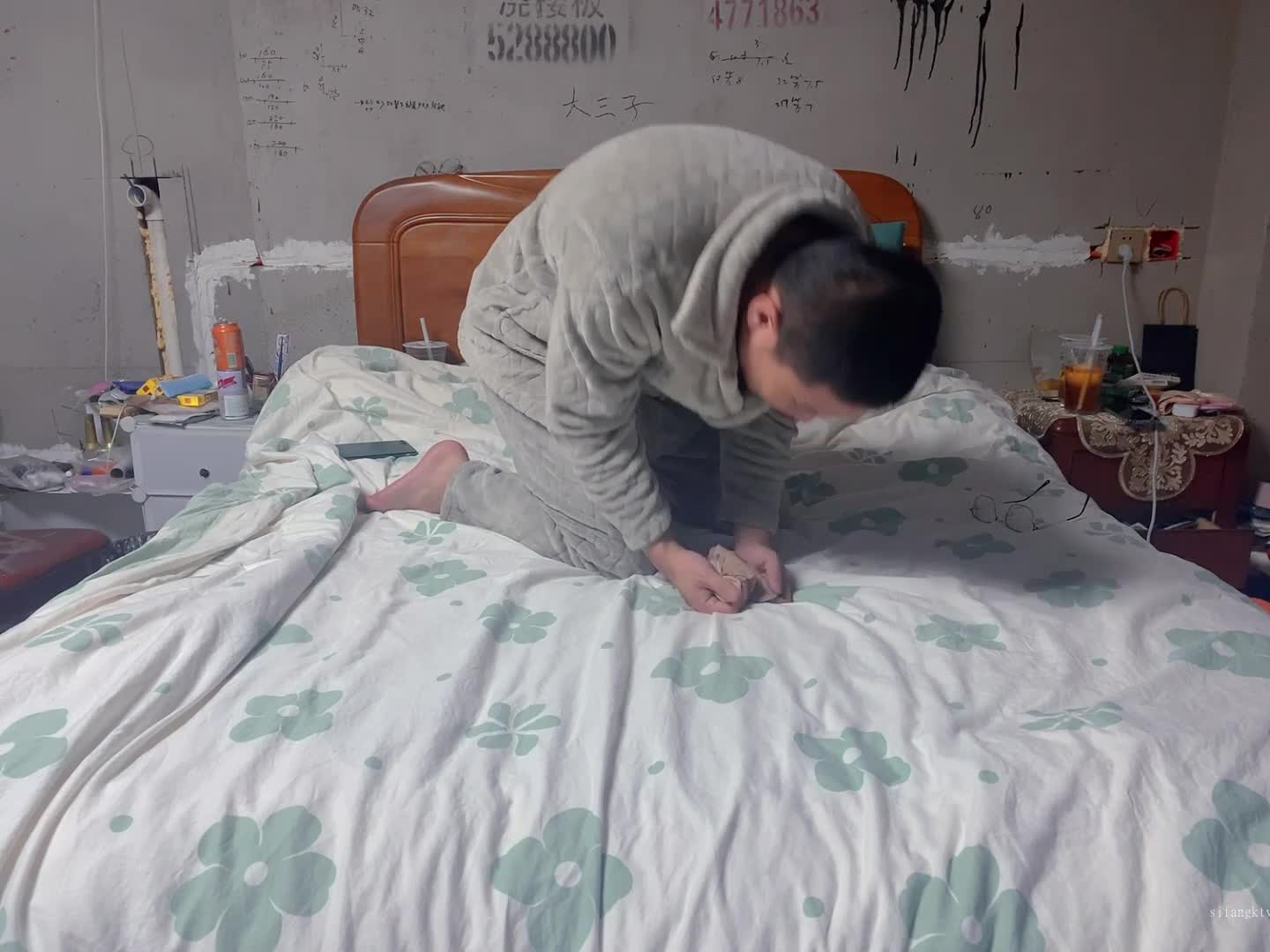 超高颜值 #美足 女王 #足交 调教私拍~黑丝玉足交出货外加剧情淫语挑逗速游VPN跑满千兆只做最快