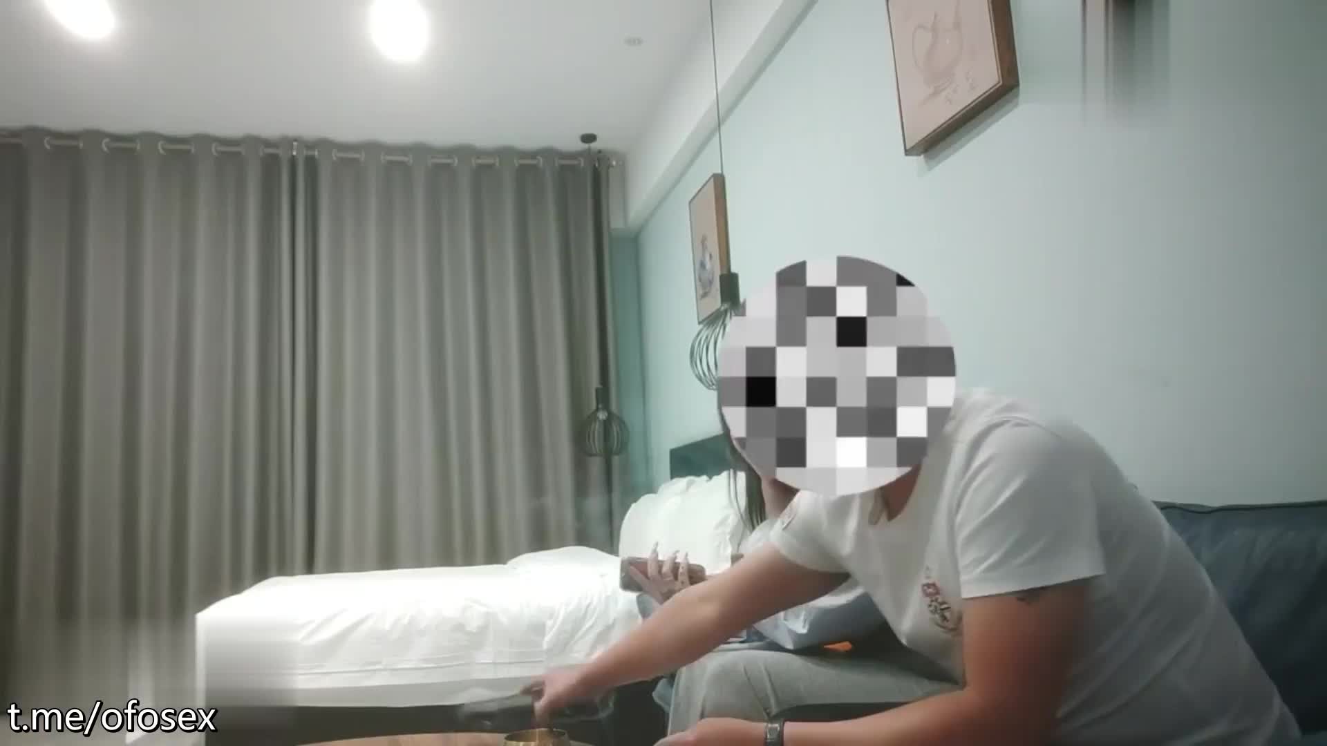 2600元约到的离异少妇，小包臀裙让我欲罢不能，后入水很多呻吟给力 #91探花 #母狗 #少妇