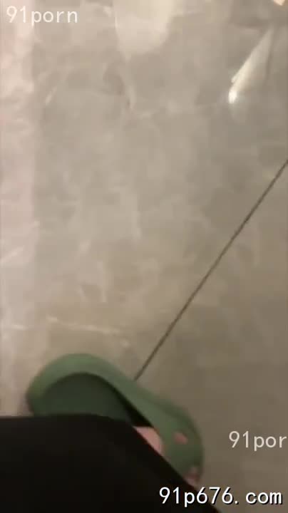 标题: 带大学女友开房 蒙着眼睛中途悄悄换人操收藏: 131作者: #墨菲斯 关键词: #大学 #女友 #开房 #蒙着 #眼睛 #中途 #悄悄 #换人