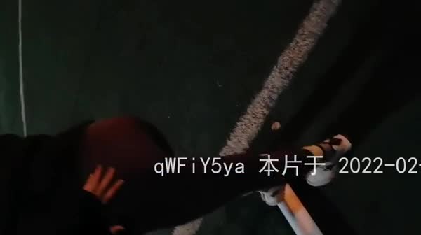 大学操场玩弄女学生