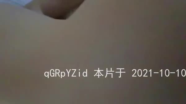 三人行序章：单男各种姿势操翻反差骚女友