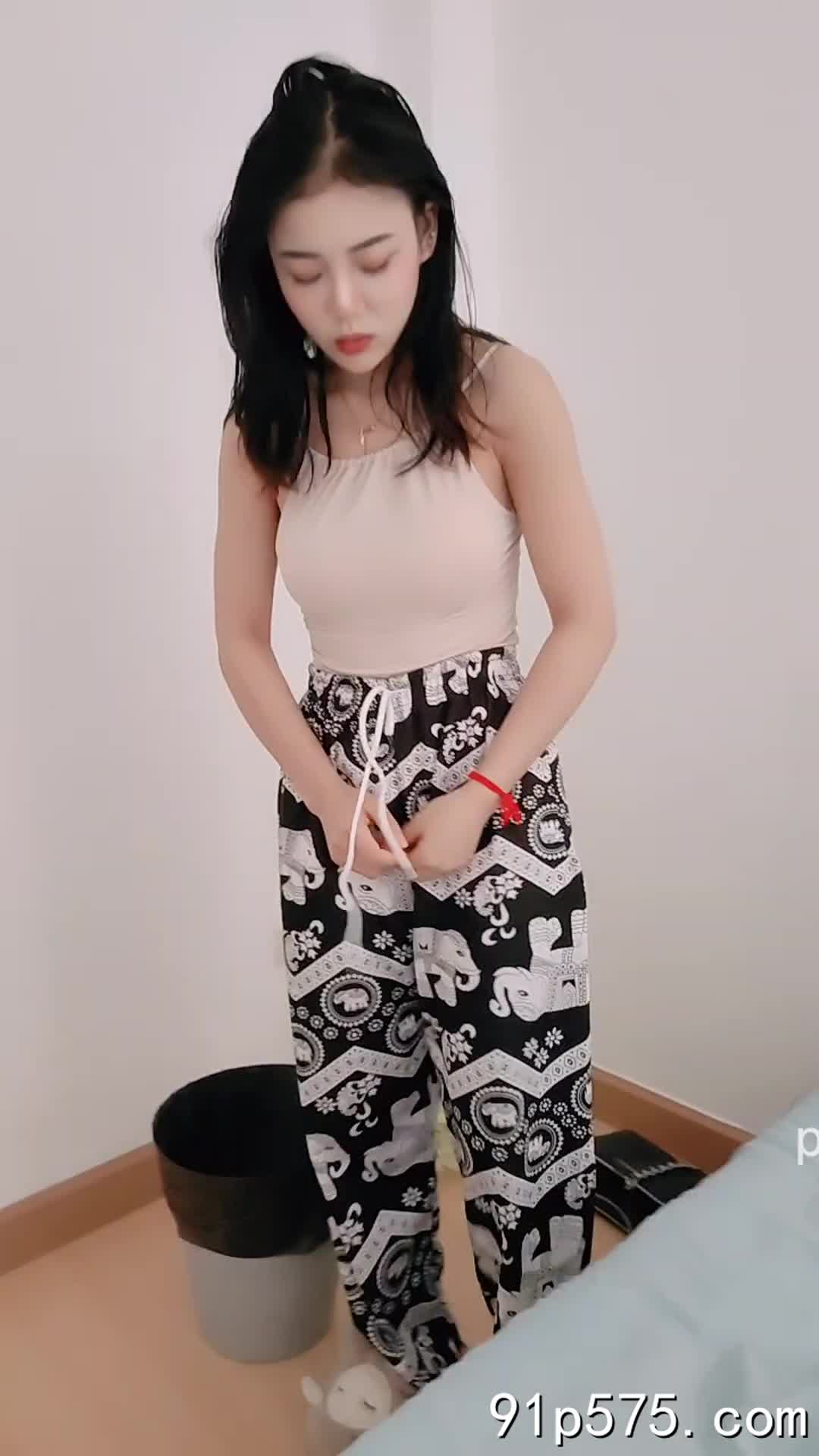 标题: 套路邻家29岁姑娘上床 娇滴滴的委屈 吃肉棒的反差感 啊~好爽~感受收藏: 286作者: #大神约炮渠道 关键词: #套路 #邻家 #29 #姑娘 #上床 #娇滴滴 #委屈 #肉棒 #反差 #好爽 #感受