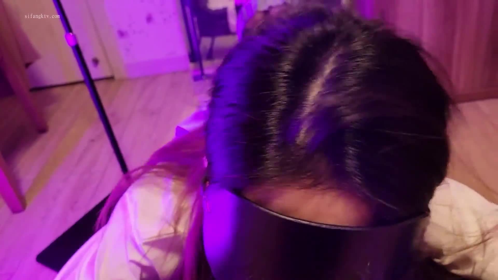 爽~爸爸”对话淫荡，四眼PUA调教大神圈养高颜值极品超嫩妙龄美少女，学生制服毒龙插嘴窒息口爆无套中出内射粉嫩蜜穴点此查看更多