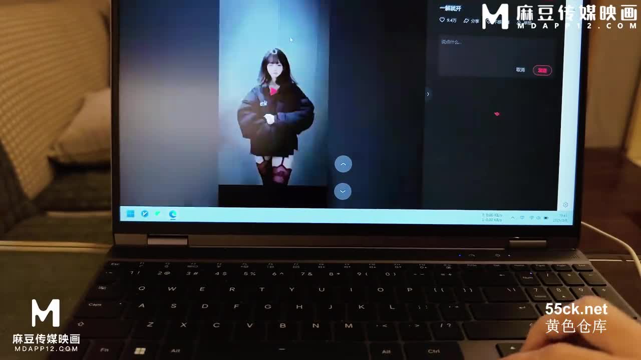 标题: 性爱幻想成真无套爆操极品黑丝网红-爱玩熊