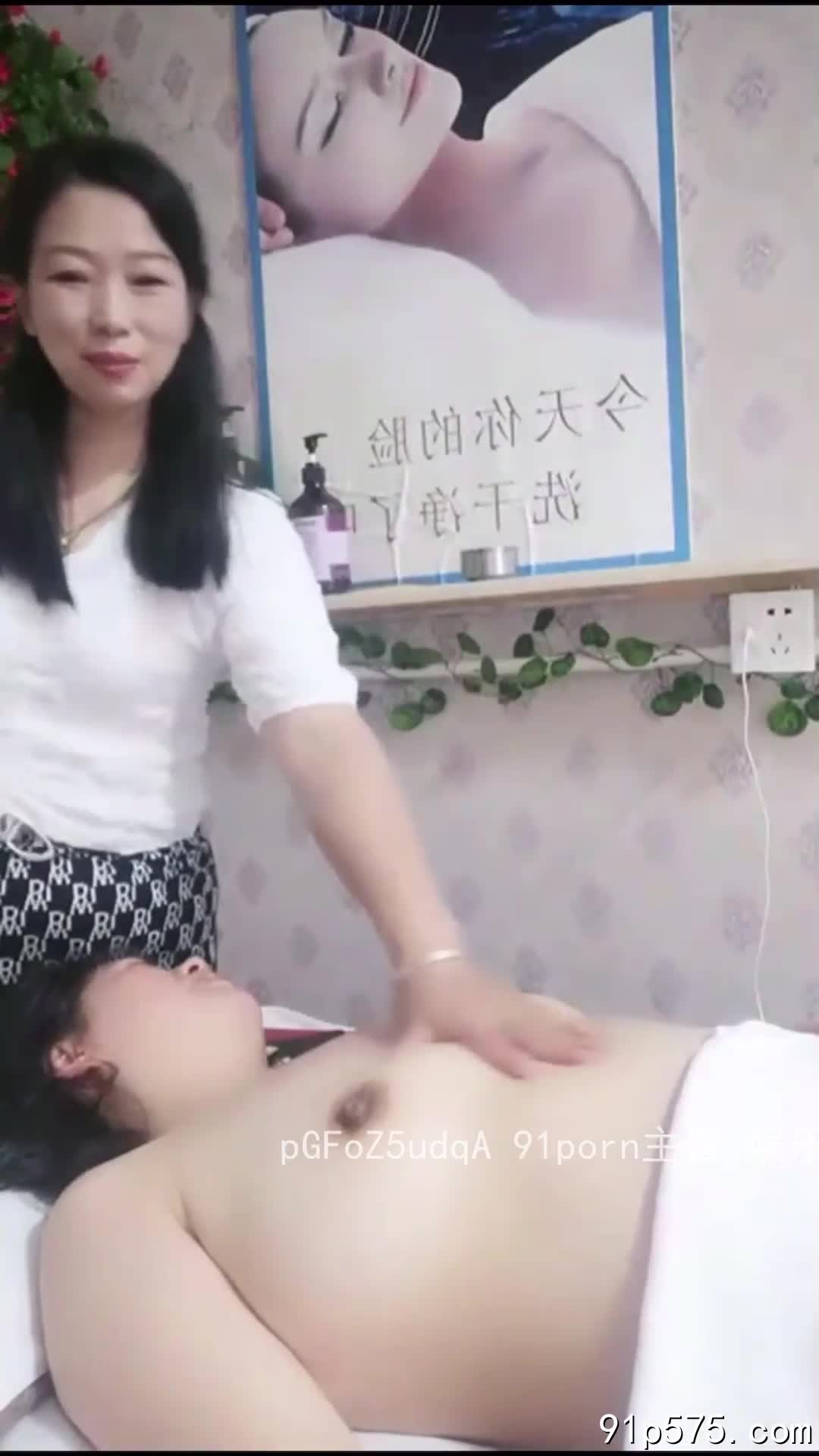 标题: 富婆按摩推油收藏: 149作者: #91熟肥 关键词: #富婆 #按摩 #推油