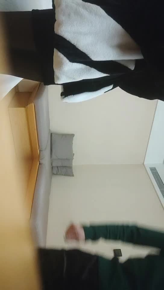 【我是探索者】打响年终最后一炮，3000网约外围，极品00后，清秀苗条，猛男出屌，润滑油辅助干高潮爽死了#利哥探花