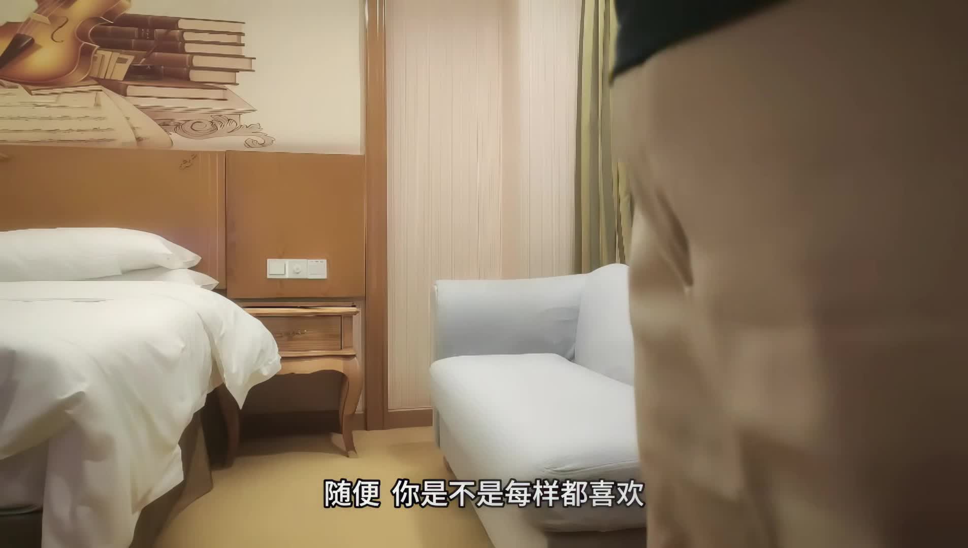 高清字幕】高端外围猎手『小马探花』约极品大三兼职黄发妹，白月光女神被大肉棒操的骚叫不停