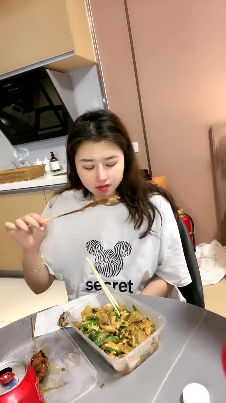 #乘风破浪 超美反差小姐姐做爱