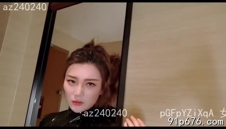 标题: 皮衣皮裤高跟鞋，这样的女神你能坚持多久收藏: 165作者: #az240240 关键词: #皮衣 #皮裤 #高跟鞋 #女神 #坚持 #多久
