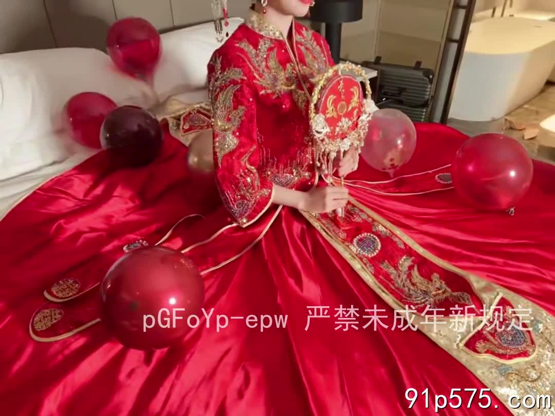 标题: 石家庄真实新娘子，调教穿上婚纱后掩盖不住放荡 各种对白精彩！！！收藏: 290作者: #正定一_妹    关键词: #石家庄 #真实 #新娘子 #调教 #婚纱 #掩盖 #不住 #放荡 #对白 #精彩
