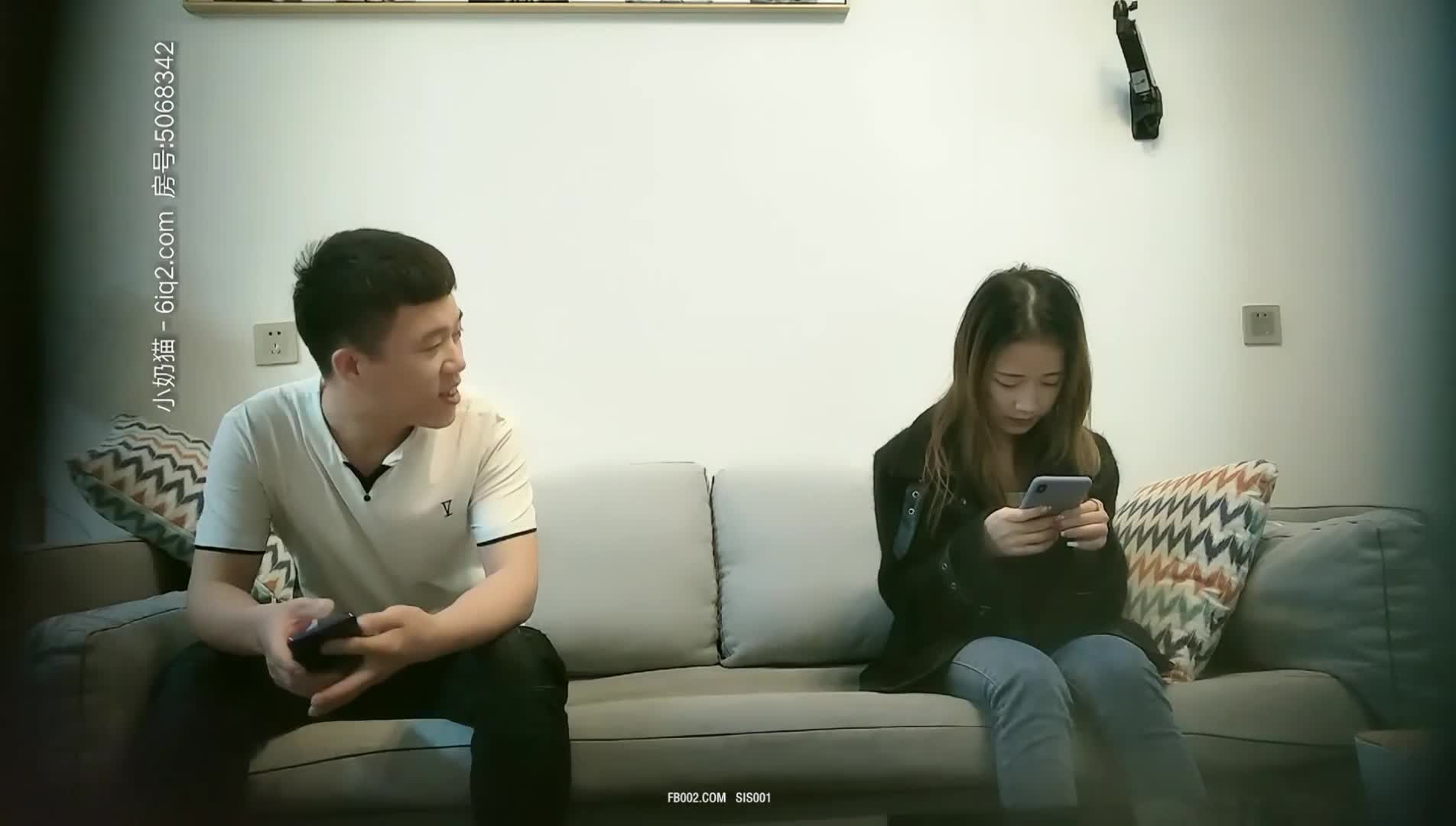 【探花精选】极品00后小萝莉，清新校园女神，乖巧漂亮粉嫩带给你初恋感觉，近景蹂躏视觉盛宴不可错过