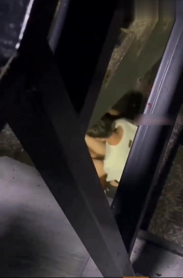 网曝门事件 全网疯求 福州BGM酒吧 楼道黑丝女操爱事件 3分15秒完整版偷拍视频 #门事件 #网曝标签： #偷拍 #门事件 #黑丝 #吃瓜 #丝袜