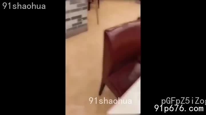 标题: 开别克的小伙与高颜值反差婊吃饭中途兴起来一发收藏: 55作者: #91shaohua 关键词: #别克 #小伙 #高颜值 #反差婊 #吃饭 #中途 #兴起 #一发