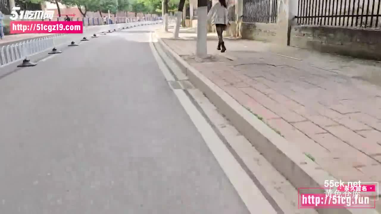 标题: 河边爆操黑丝包臀裙妹妹-狂情哥哥