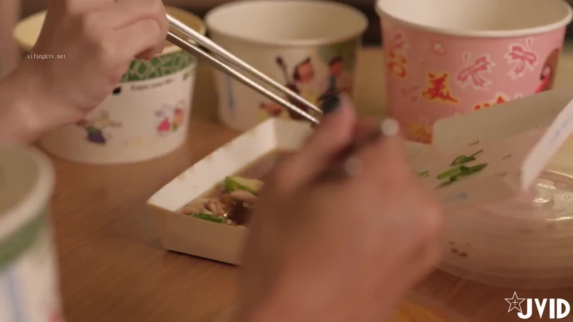 JVID精品 最新罕见作品-TINY+雅捷真实性爱,闺蜜设局3P一王两后 帝王般的享受情色姐妹双飞 极品爆乳一线天享受姐妹轮番服务二重体验星濠娱乐城首存包赔二选一