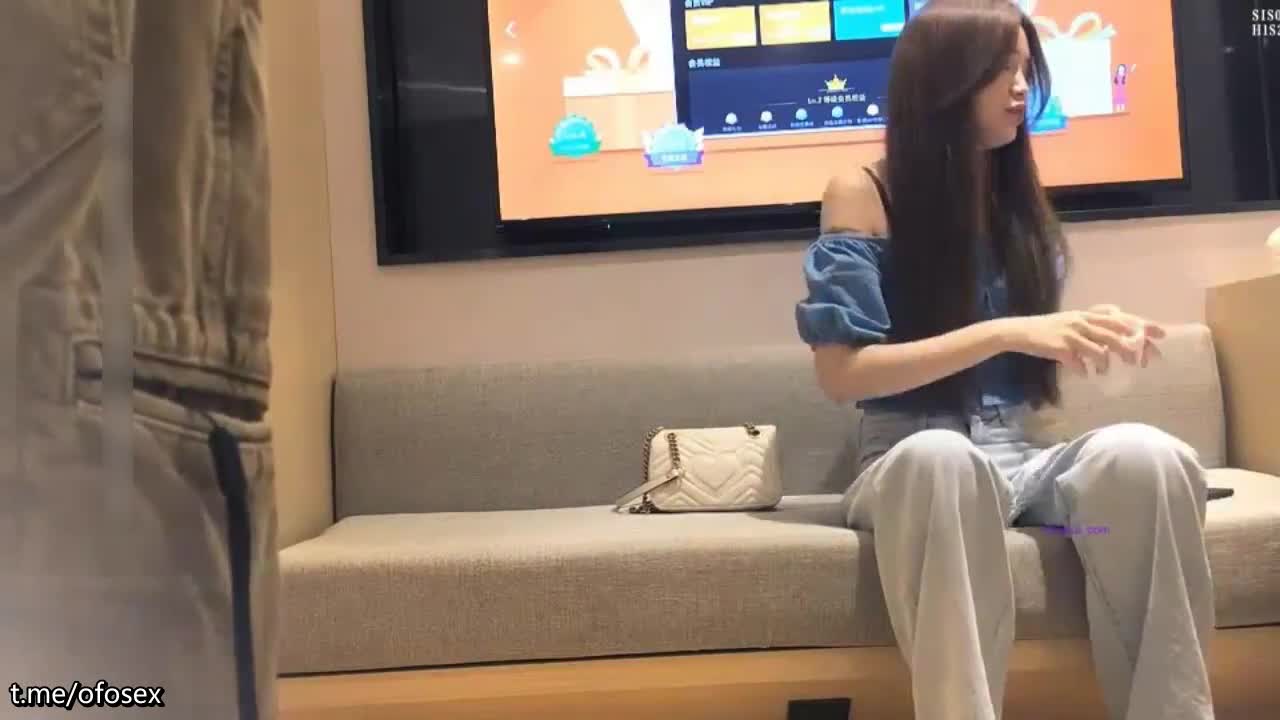 高颜值时尚性感御姐极品大长腿丰满娇躯十分撩人 舔吸奶子揉搓逼逼黑黝黝毛毛胃口大开 抽插耸动操