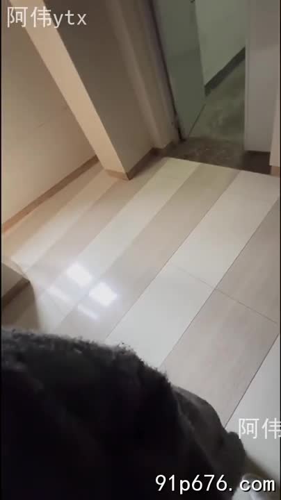 标题: 大眼萌妹特别好操，嫩出水#广告合作 @cypdp。每天更新视频，大家多分享给朋友。不限制转发分享和下载。关键词: #大眼 #萌妹 #特别 #好操 #出水
