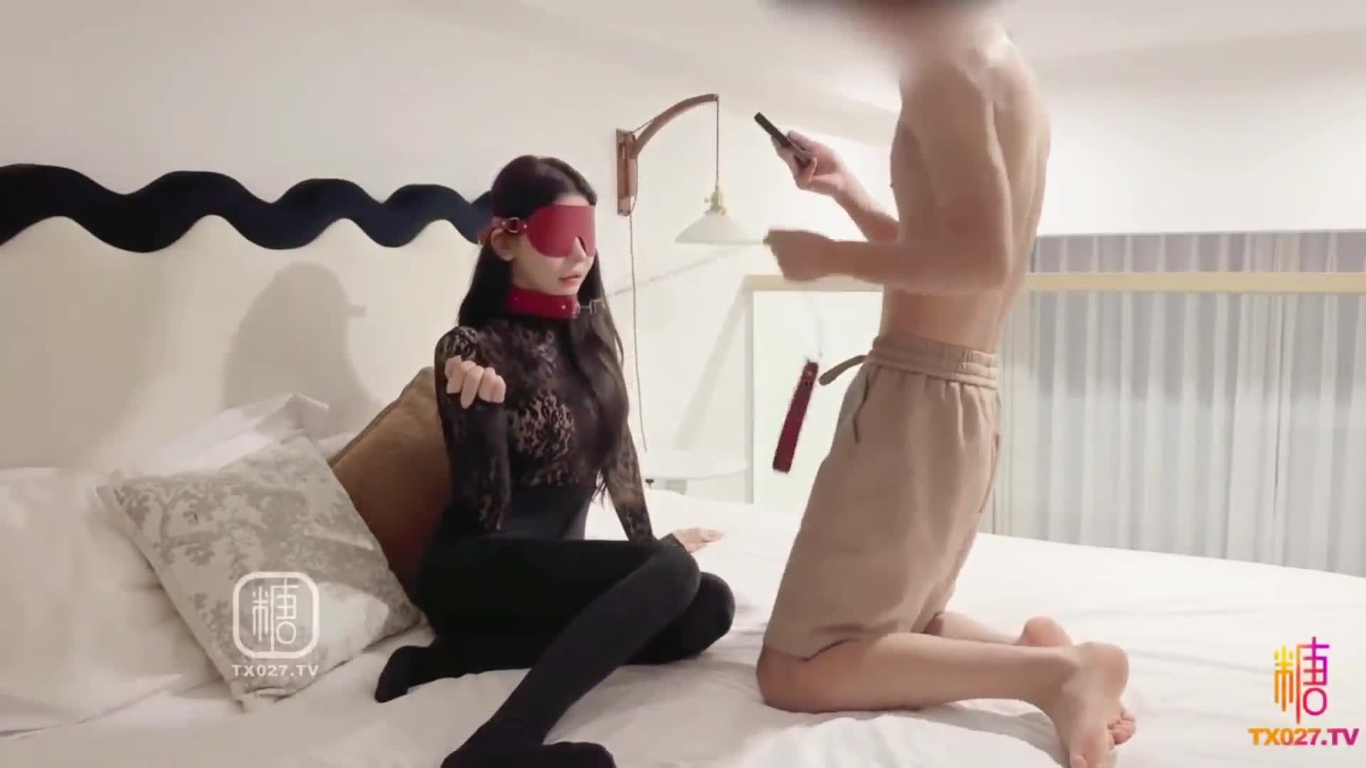 糖心福利姬媛媛酱制服辣妹 绝美的颜值与身材久违的情侣私会性交享受着空气中每一丝暧昧的氛围