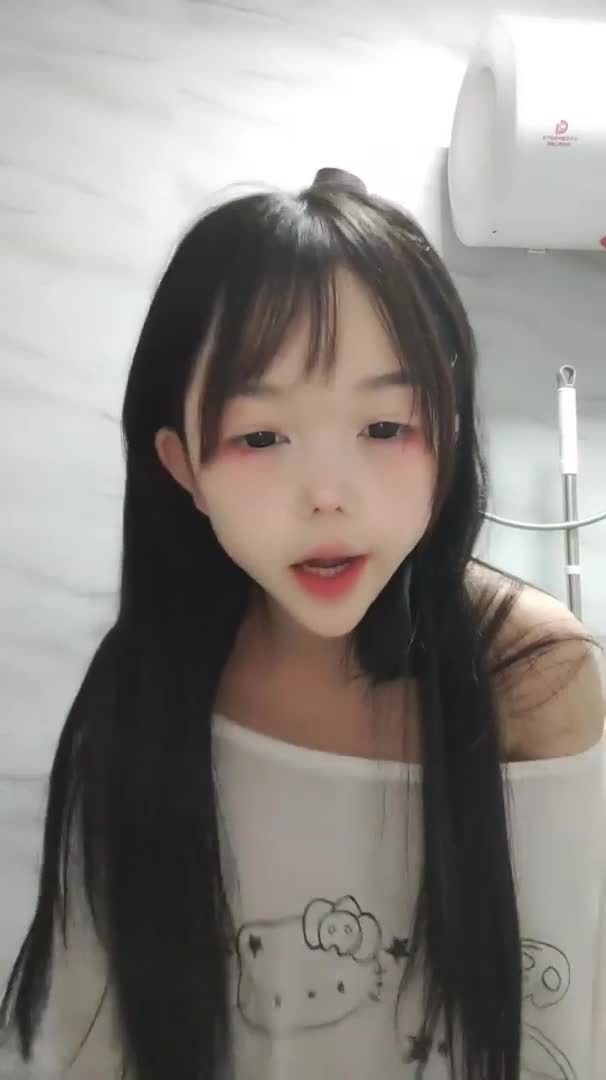 #萝莉 #少女 #自慰 #道具 高颜值幼齿萝莉妹妹！童颜巨乳白虎嫩穴 道具自慰