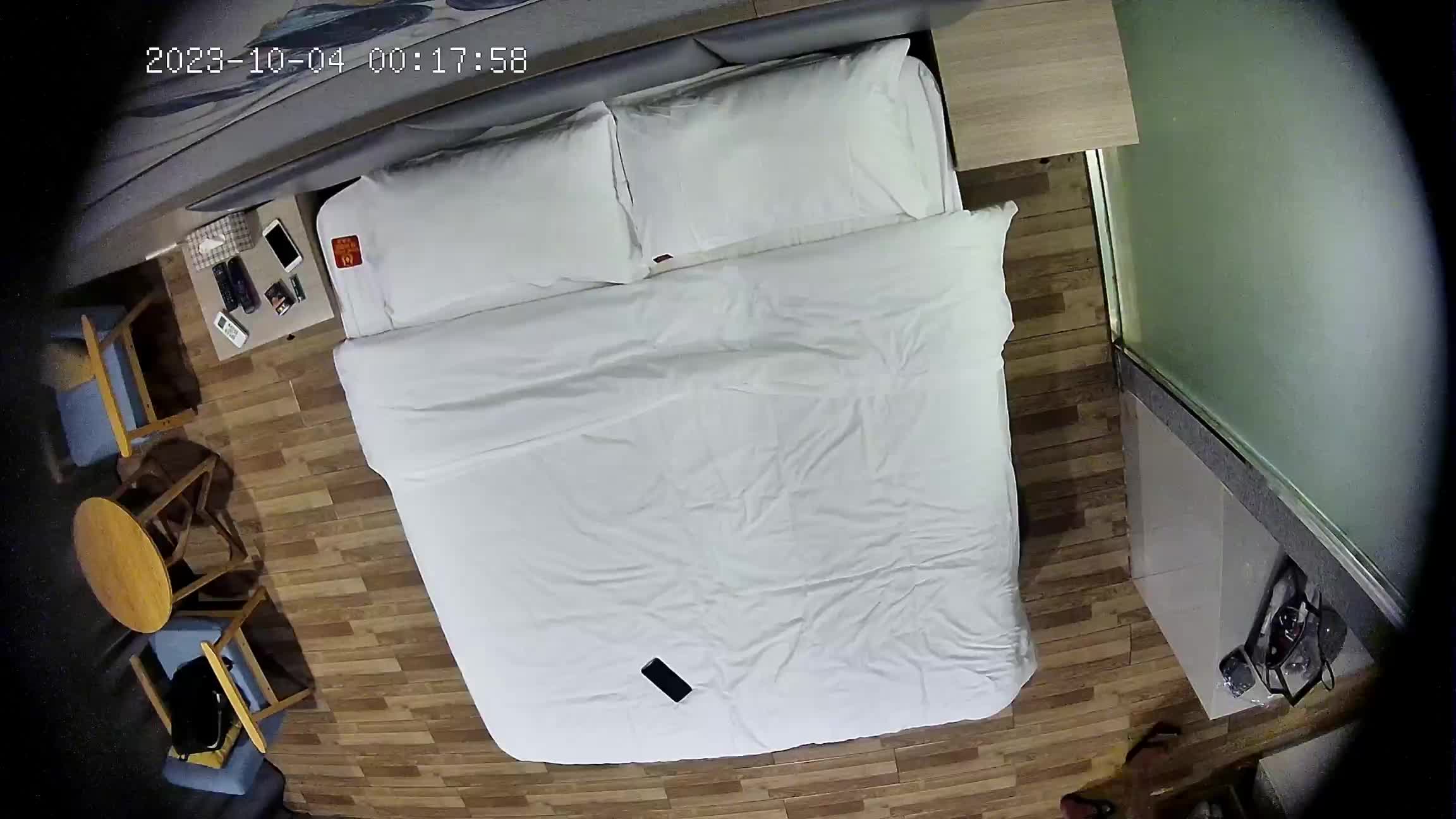 新流出酒店偷拍安防精品高颜值美女情人穿黑丝讨好土肥圆大哥