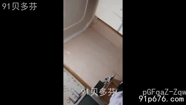 标题: 45岁熟女人妻出轨偷情，果然是熟女最骚呀#广告合作 @cypdp。每天更新视频，大家多分享给朋友。不限制转发分享和下载。关键词: #45 #熟女 #人妻 #出轨 #偷情 #熟女 #最骚