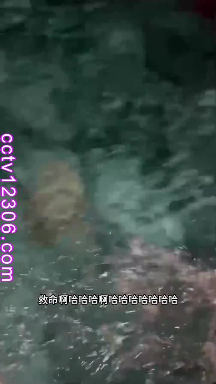 标题: 顶级身材粉嫩奶子，穿上泳衣太诱人了，强制内射！