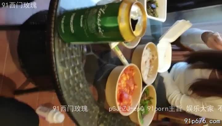标题: 33岁人妻，酒店吃饭聊天打炮一条龙，一步步卸下心防负距离接触收藏: 291作者: #91西门玫瑰 关键词: #33 #人妻 #酒店 #吃饭 #聊天 #打炮 #一条龙 #一步步 #卸下 #心防负 #距离 #接触