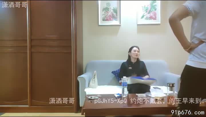 标题: 极品女富婆！喜欢被舔逼 熟女阿姨的欲望真强 按着我的头不肯放收藏: 887作者: #潇洒哥哥 关键词: #极品 #富婆 #喜欢 #熟女 #阿姨 #欲望 #真强 #按着 #不肯