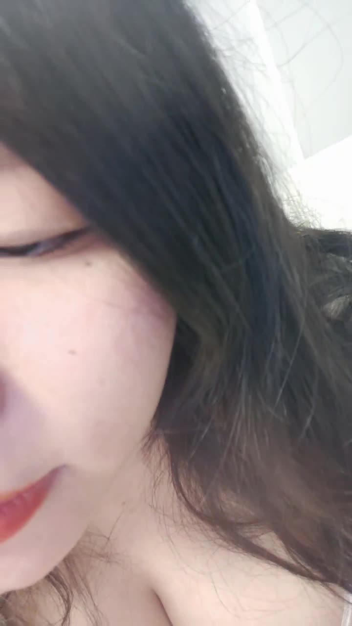 #18岁e奶学妹 超级大奶子~速游VPN跑满千兆只做最快