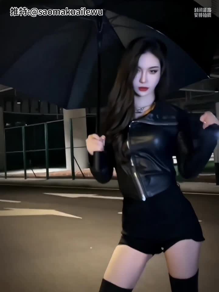推特 #熟女 #骚妈快乐屋 #saomakuailewu #抖音风 新增这个有点意思，有点像