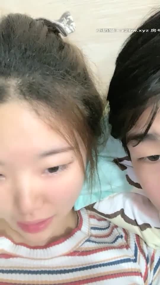 #直播 00后嫩妹来袭，粉嫩美乳，少女胴体，啪啪激情大秀