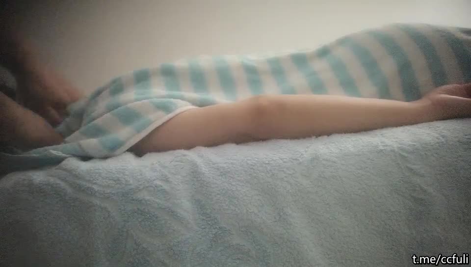 【#女子保健】04-26 32岁，极品白虎馒头逼，良家人妻的最爱，抚慰她们寂寞的心灵，对白精彩速游VPN跑满千兆只做最快
