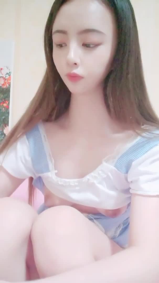 【#今夏】清纯邻家妹妹 19岁反差校花女神！极品大长腿~馒头一线天~按摩棒道具自慰