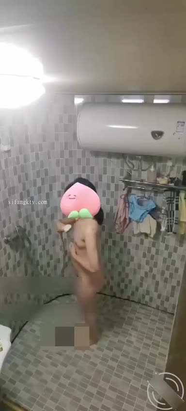 #偷拍哥哥在家里偷拍高中生亲妹妹洗澡学生 白虎 清纯 颜值