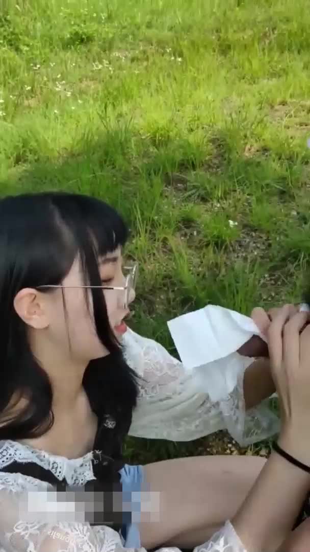 高颜值眼睛萌妹子空旷野外口交反差清纯非常诱人 #直播 #七七和樱子约炮看片一条龙！老司机都在用的约炮平台群内不仅可以找后续和bt资源，还有你想的那种资源