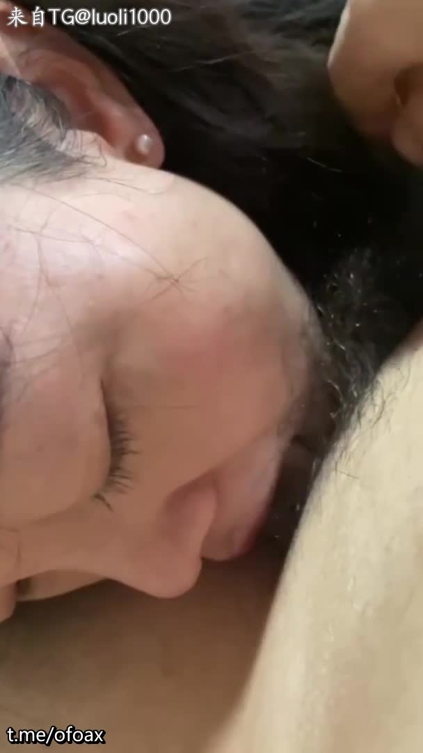 超顶反差婊少妇公务员美熟女 [蓝阿姨] 厚厚的红唇显得无比性感, 口交舌功了得