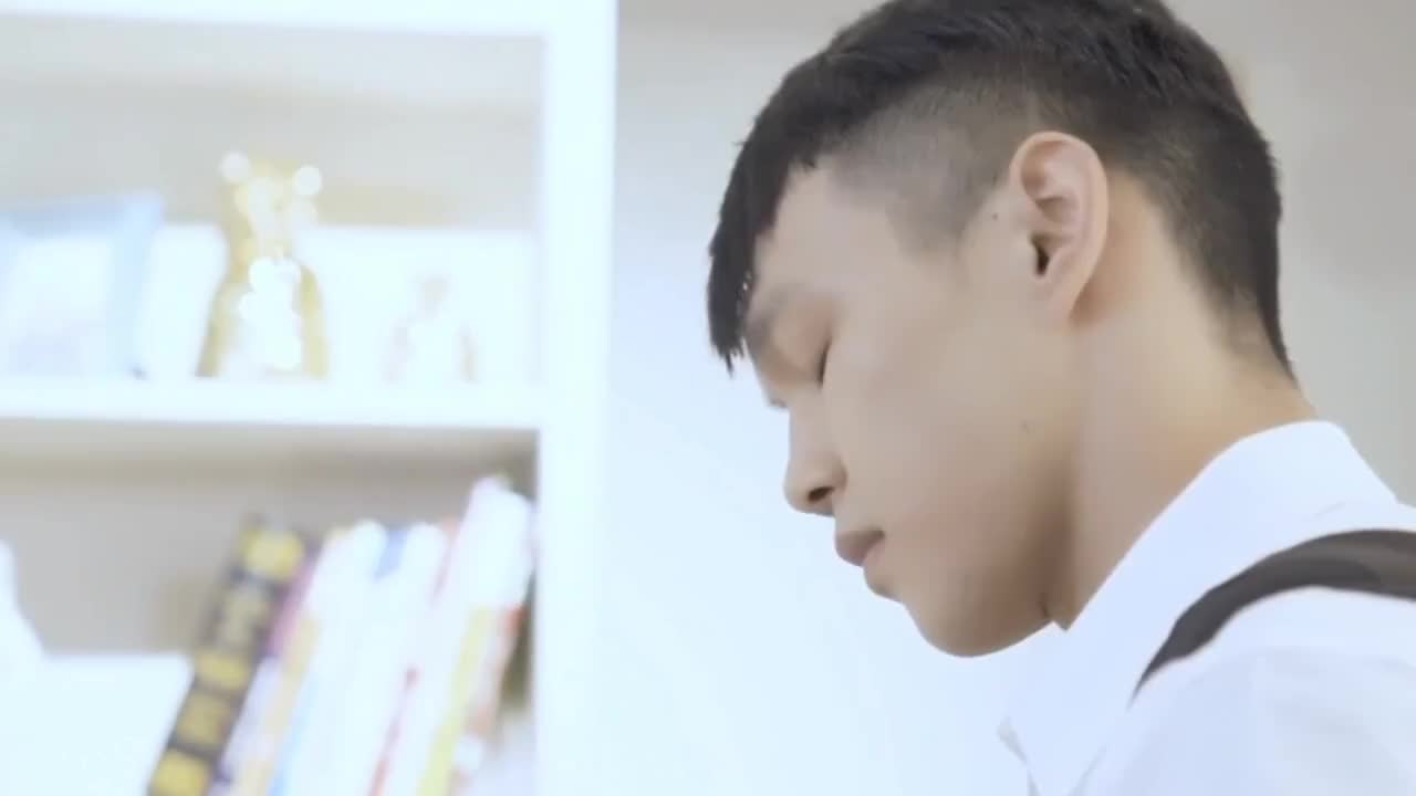 丰满的大学老师，家访被怒草 #国产群内不仅可以找后续和bt资源，还有你想的那种资源